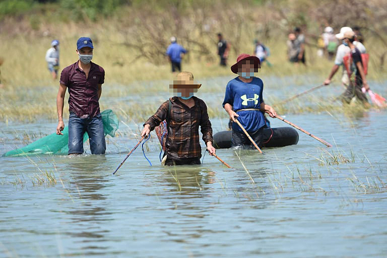 tac hai danh bat ca bang xung dien 3